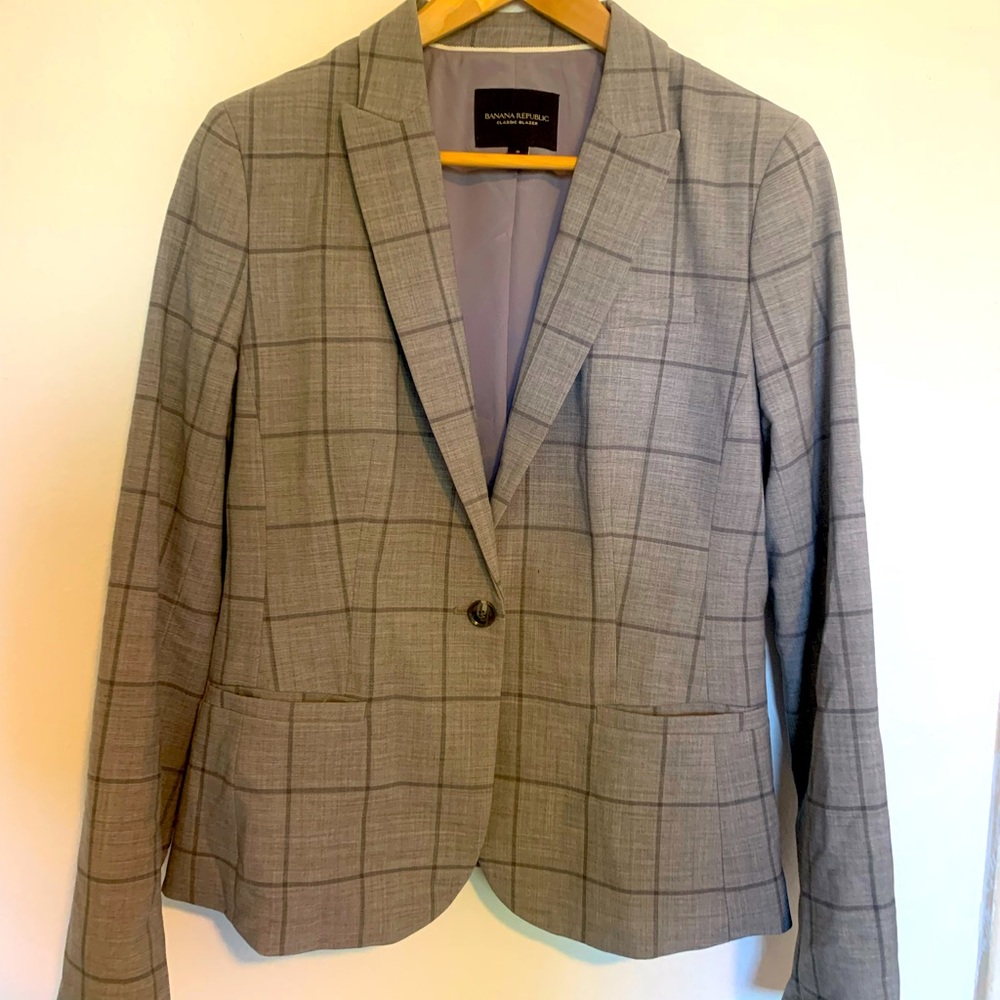Banana Republic size 8 grey checkered classic blazer
